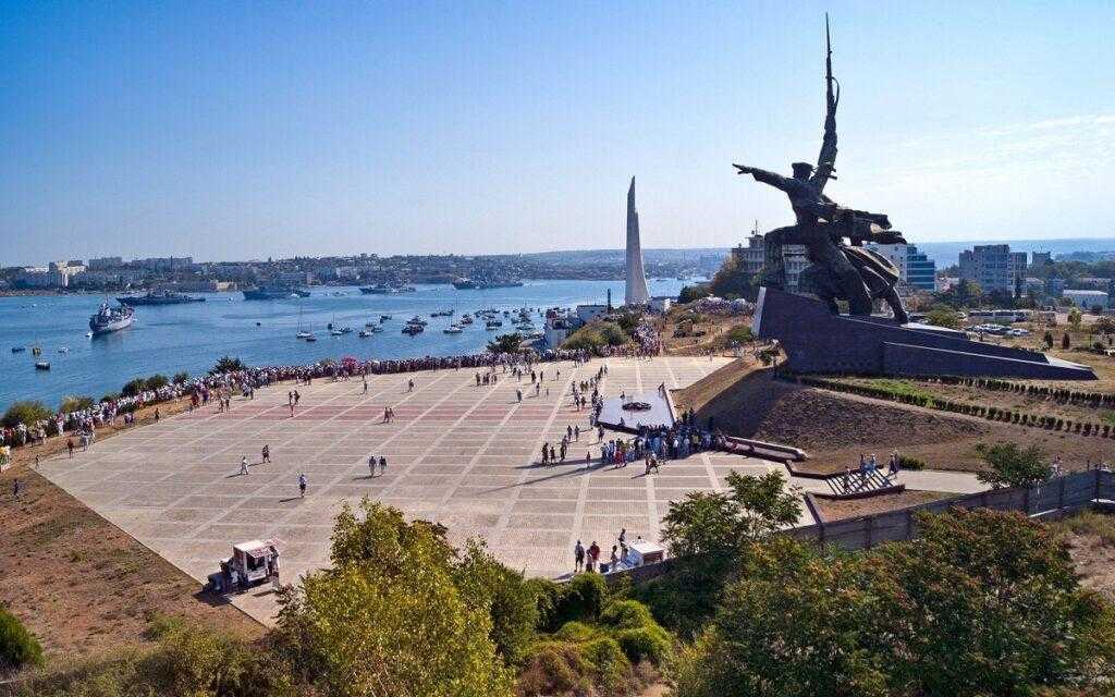 Фото набережной Севастополя в Крыму