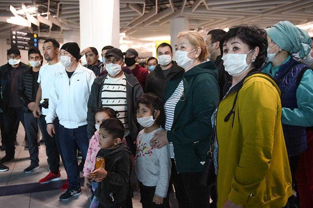 граждане Киргизии не могут вылететь из аэропорта России на родину