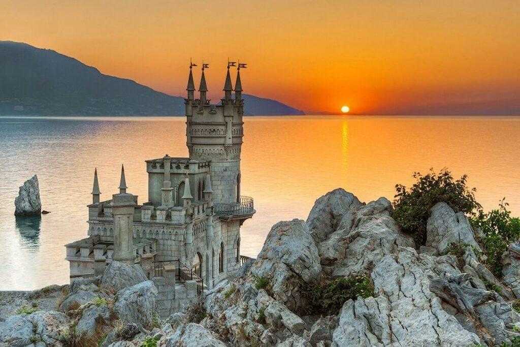 Фото замок Ласточкино гнездо в Крыму