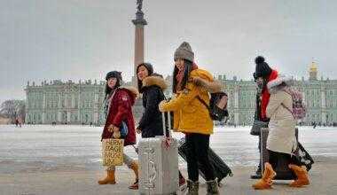 Китайские туристы в СПб
