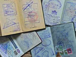 Паспорта со штампами таможни
